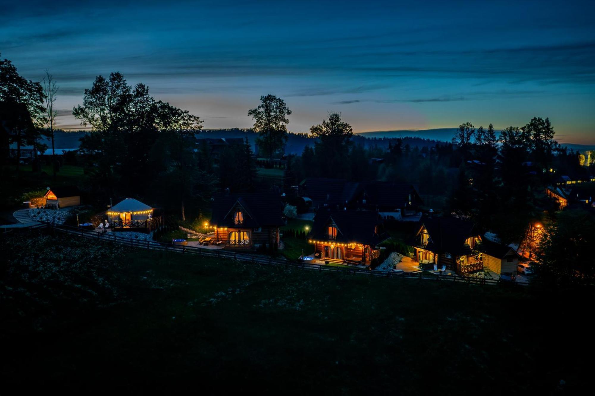 Goralska Chatka 3 Highland Cottage - Jacuzzi, Sauna, Split Ac, Private Parking, Mountains View ザコパネ エクステリア 写真